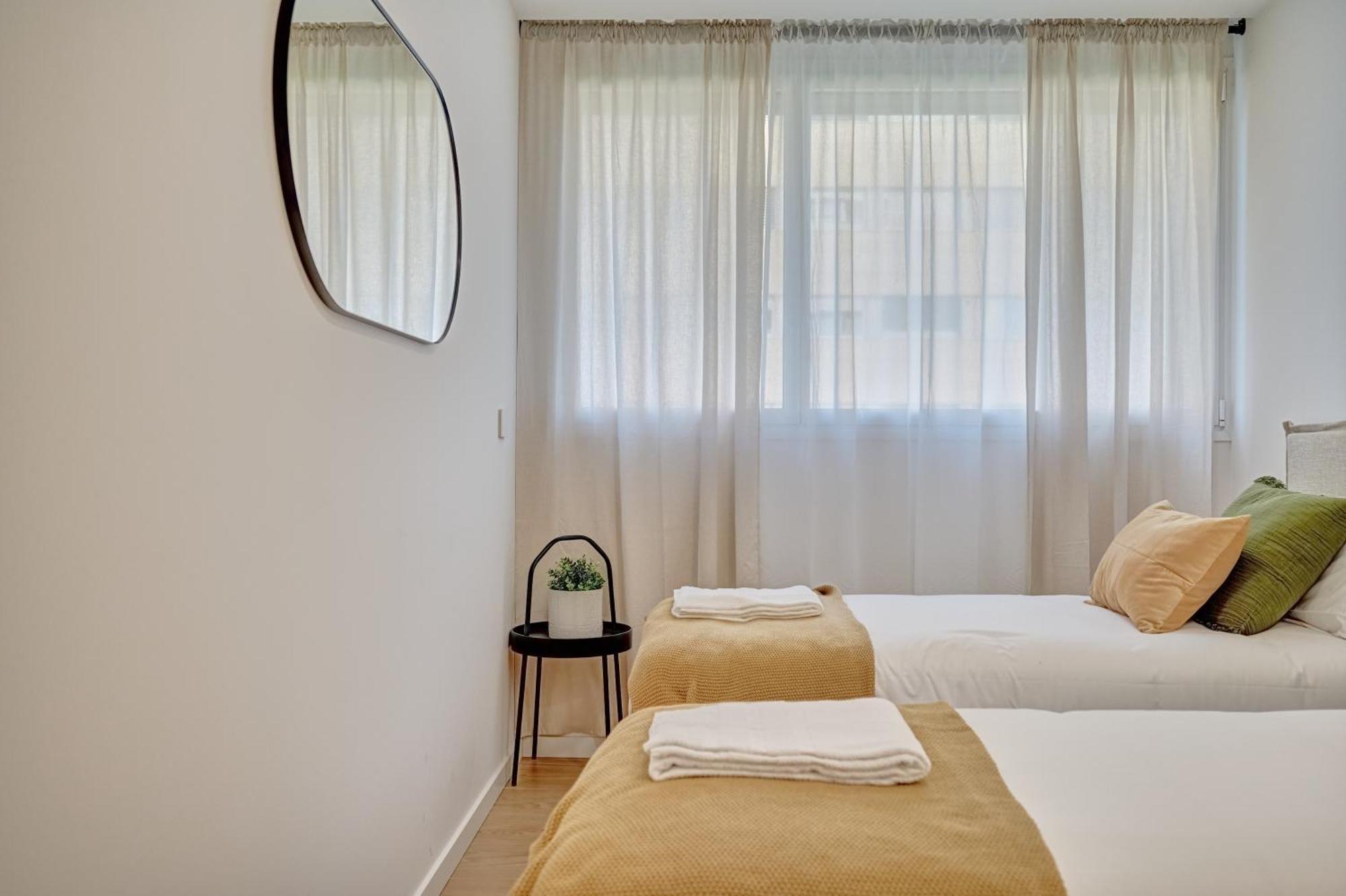 Apartamento Salesianos By Clabao Pamplona Bagian luar foto
